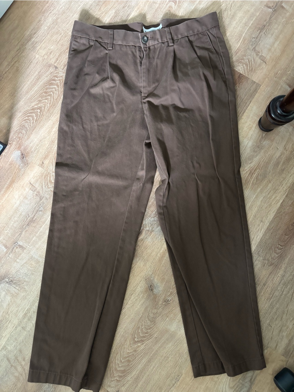 Amazon Essentials Wrinkle Resistant Pleated Chinos